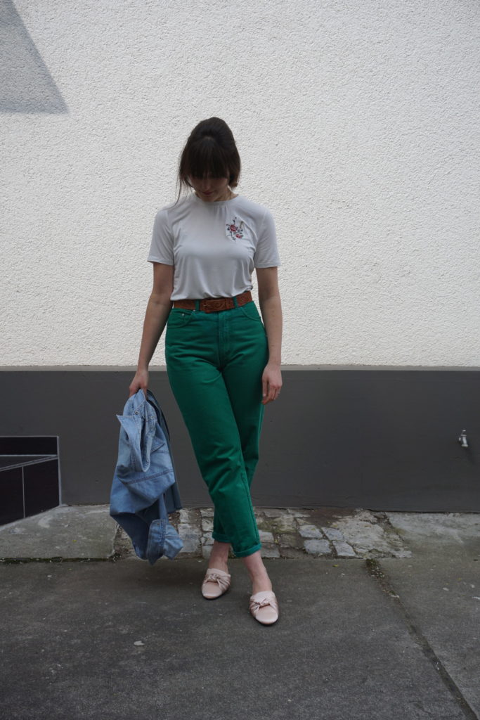 80ies, Momjeans, Zara Tasche, Babouches, Shirt mit Stickerei